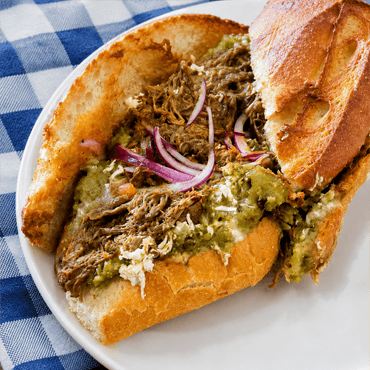 Torta de chilaquiles c/pastor